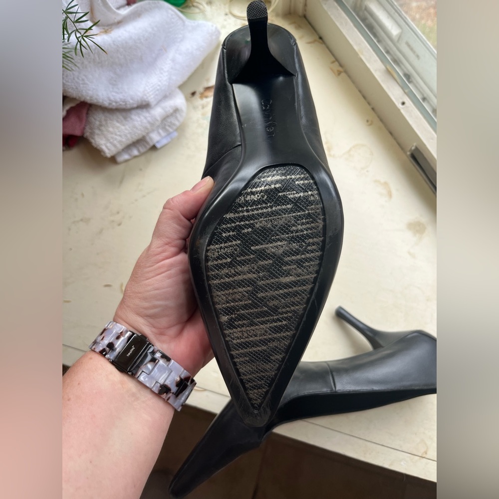 Calvin Klein Pumps in Black